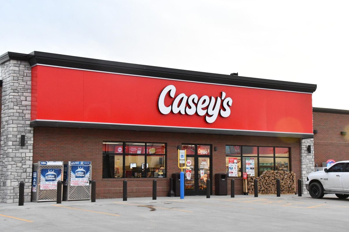 The new Casey's gas station opens their  doors to welcome customers in need of a quick snack or gas. The building is located on 2880 E Schulman Avenue and opened at the beginning of Jan.